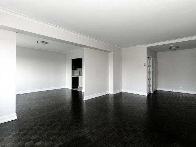 1 Bedroom 3465 Rue Redpath, Montréal