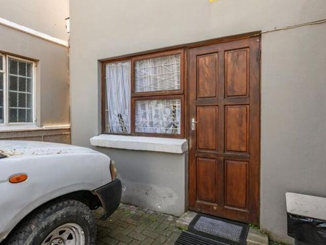 1 Bedroom cottage to rent in Newton Park, Port Elizabeth