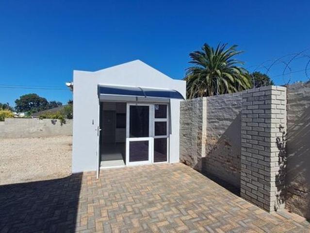 1 Bedroom cottage to rent in Newton Park, Port Elizabeth
