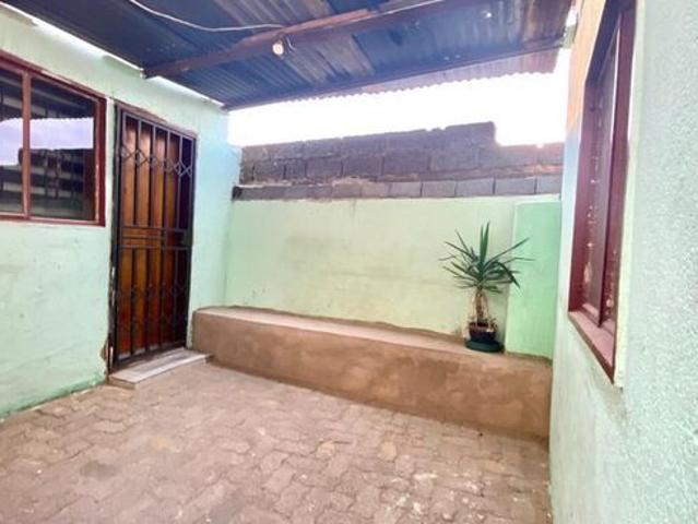 1 Bedroom cottage to rent in Diepkloof Zone 4, Soweto