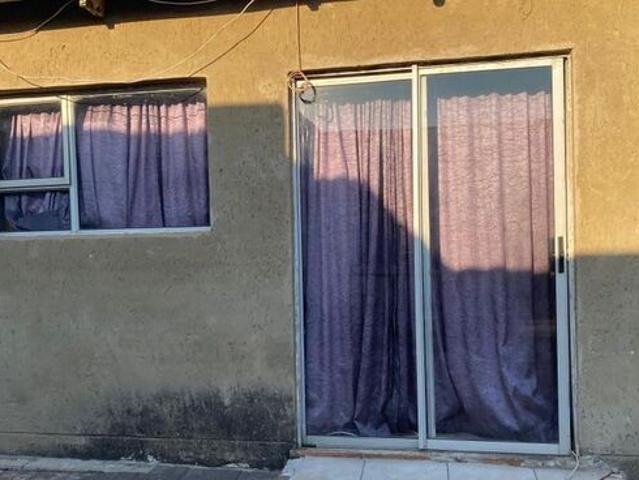 1 Bedroom cottage to rent in Florida, Roodepoort