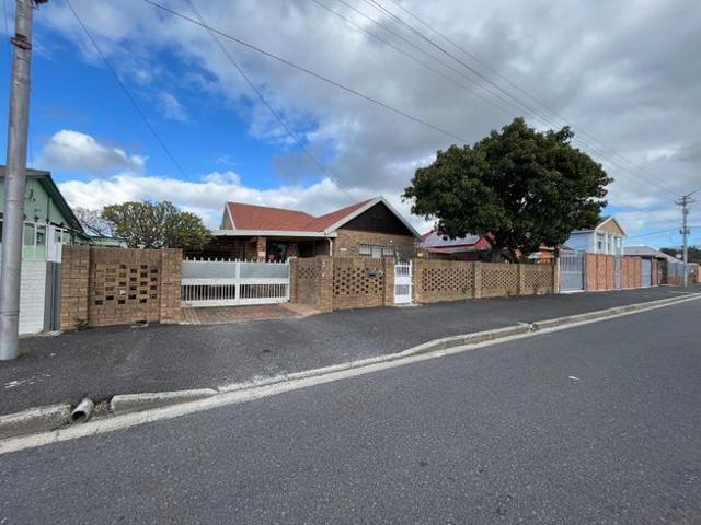 1 Bedroom cottage to rent in Lansdowne, Cape Town