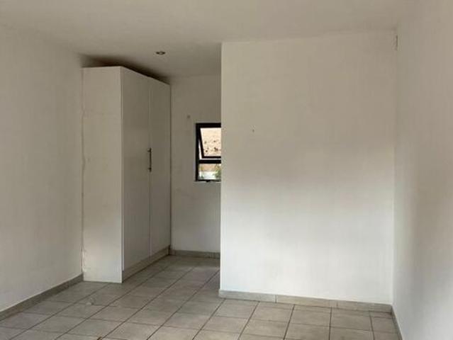 1 Bedroom cottage to rent in Sophiatown, Johannesburg