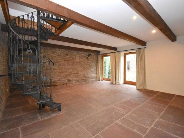 1 bedroom cottage to rent