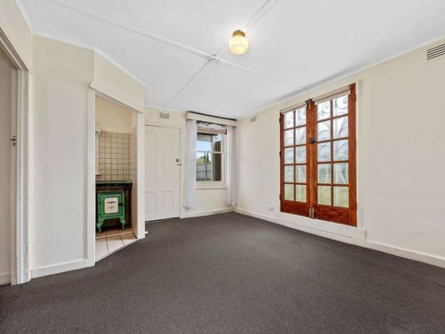 1 Bedroom Cottage Apartment