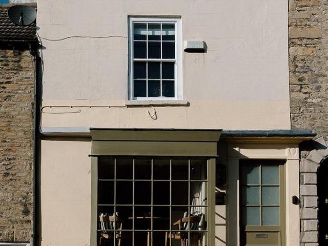 1 bedroom cottage for sale