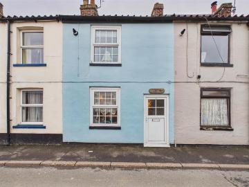 1 bedroom cottage for sale