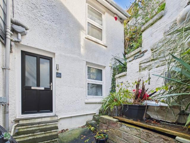 1 bedroom cottage for sale