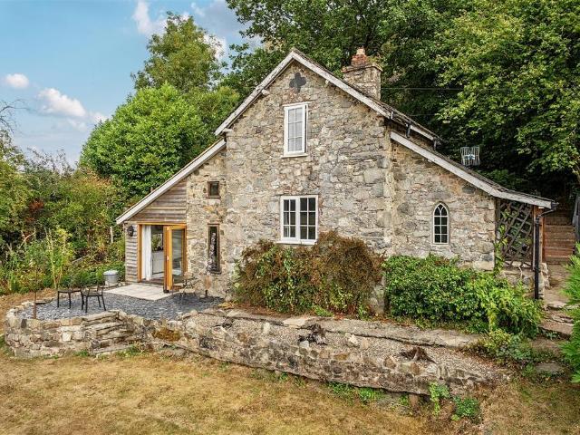 1 bedroom cottage for sale