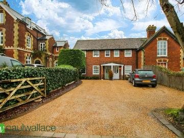 1 bedroom cottage for sale