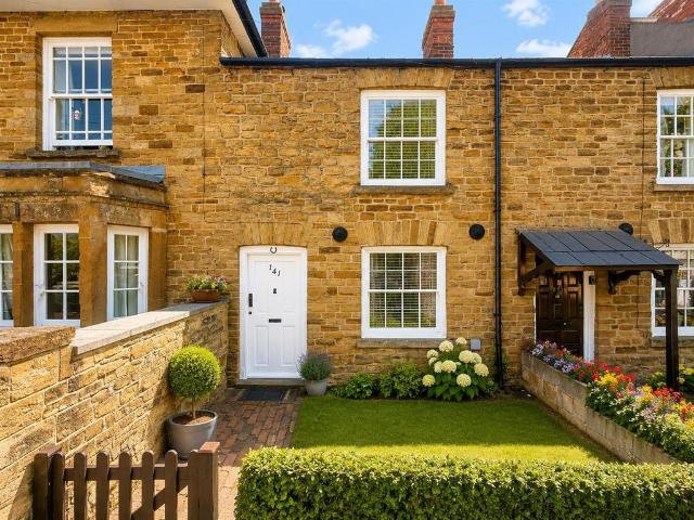 1 bedroom cottage for sale