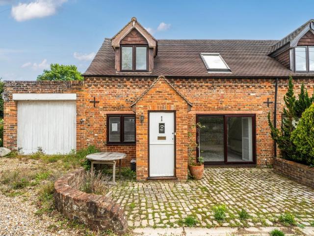 1 bedroom cottage for sale