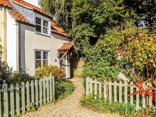 1 bedroom cottage for sale