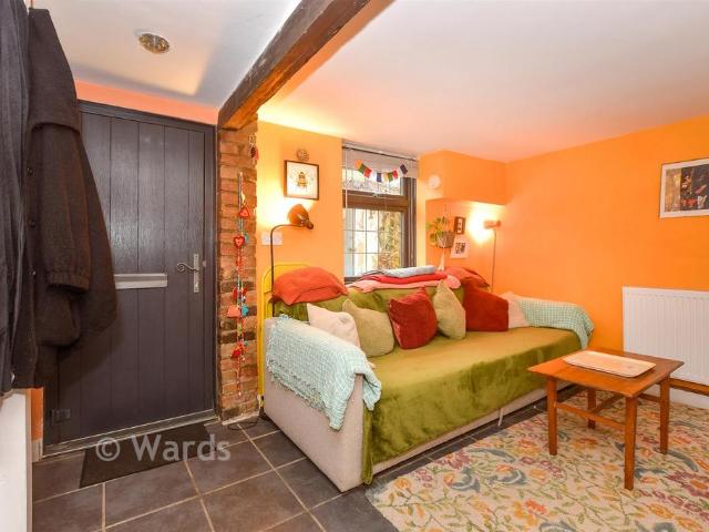 1 bedroom cottage for sale
