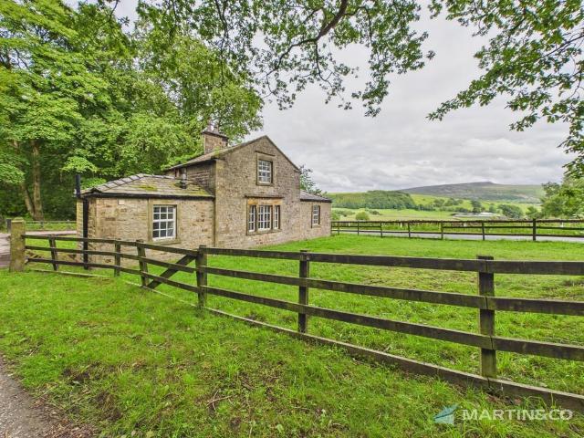 1 bedroom cottage for sale