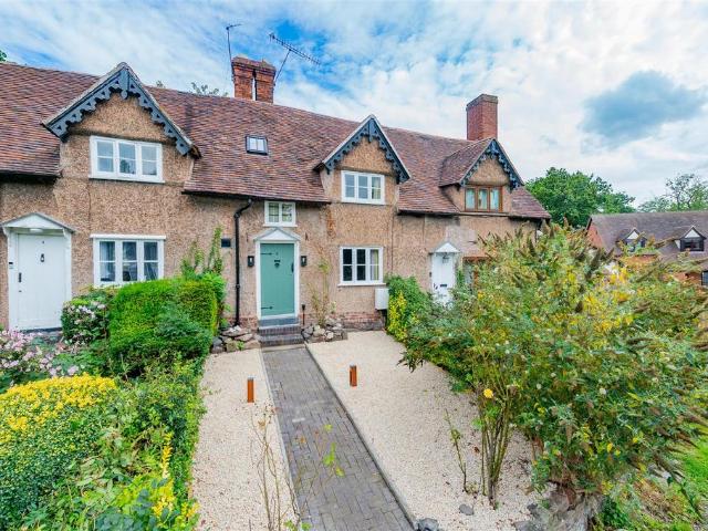 1 bedroom cottage for sale