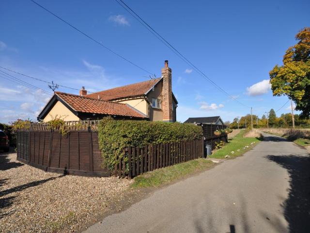 1 bedroom cottage for sale