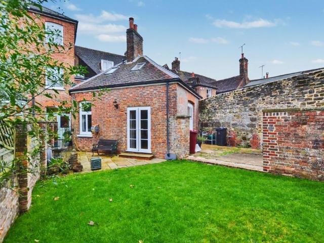 1 bedroom cottage for sale