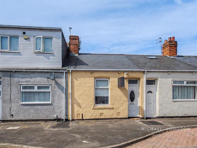 1 bedroom cottage for sale