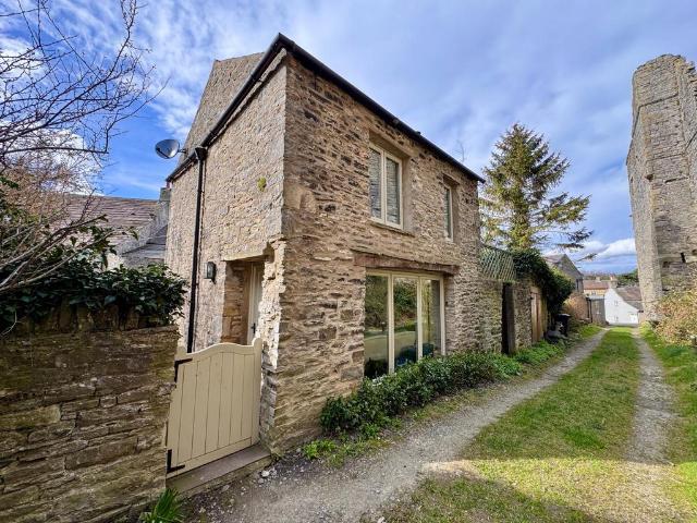 1 bedroom cottage for sale