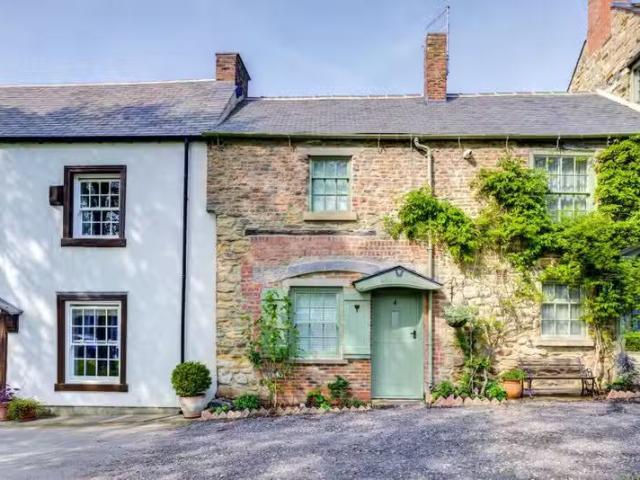 1 bedroom cottage for rent in High Street North, Shincliffe, C.