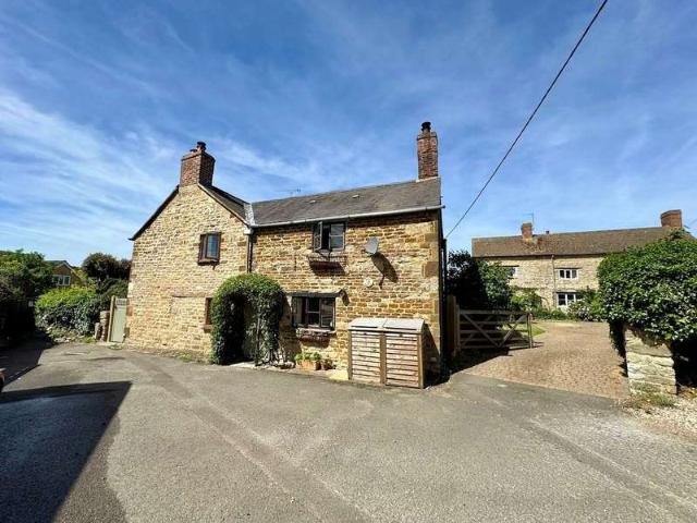 1 Bedroom Cottage House