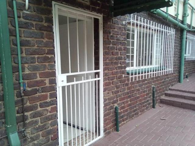 1 Bedroom cottage rented in Weltevreden Park, Roodepoort