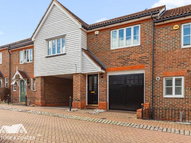 1 bedroom coach house for sale