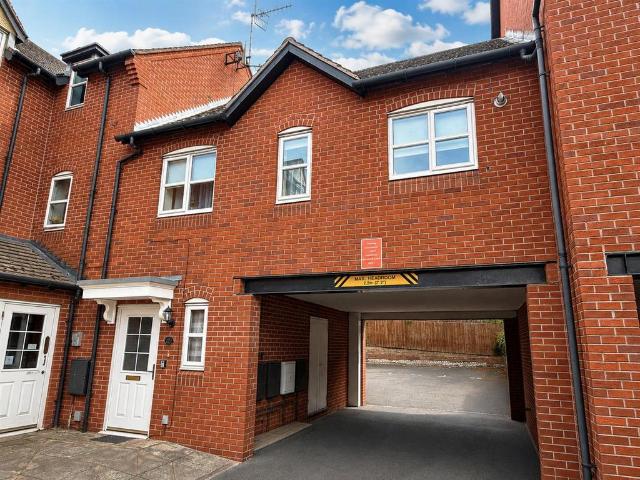 1 bedroom coach house for sale
