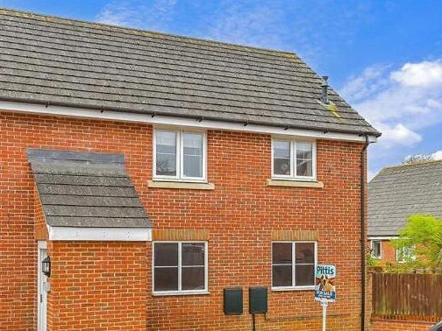 1 Bedroom Coach House For Sale In East Cowes