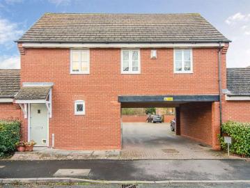1 bedroom coach house to rent