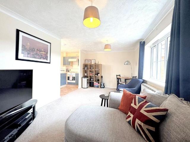 1 bedroom coach house to rent
