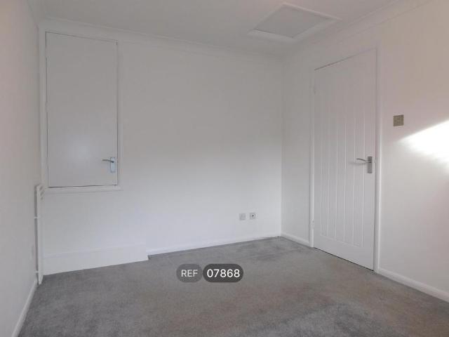 1 bedroom coach house to rent