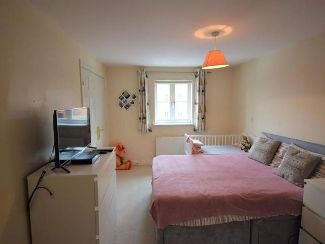1 bedroom coach house to rent