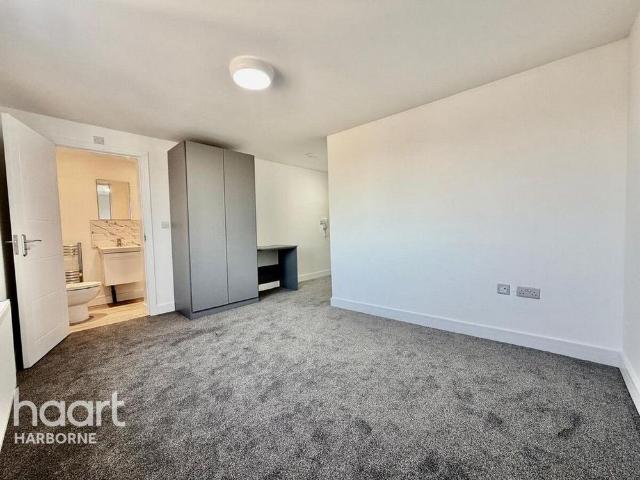 1 bedroom coach house to rent