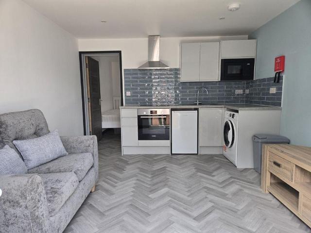 1 bedroom coach house to rent