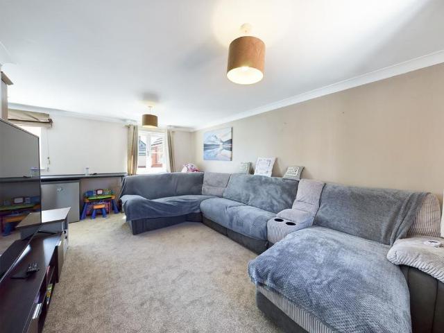 1 bedroom coach house to rent