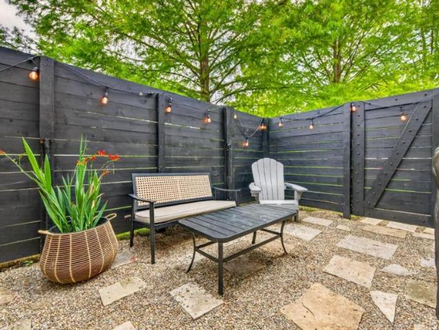 1 bedroom, Columbus IN 47203 105734550