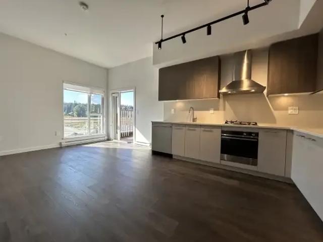 1 Bedroom Condo Delta BC 105973438