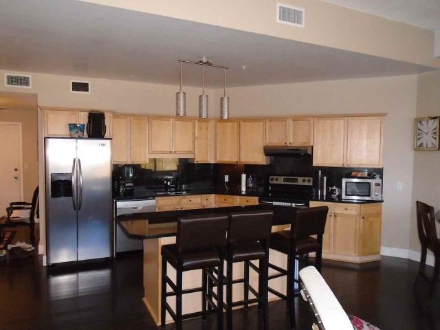 1 Bedroom Condo for Rent at 10106 105 St Nw, Edmonton, AB T5J 5E7 Downtown Edmonton