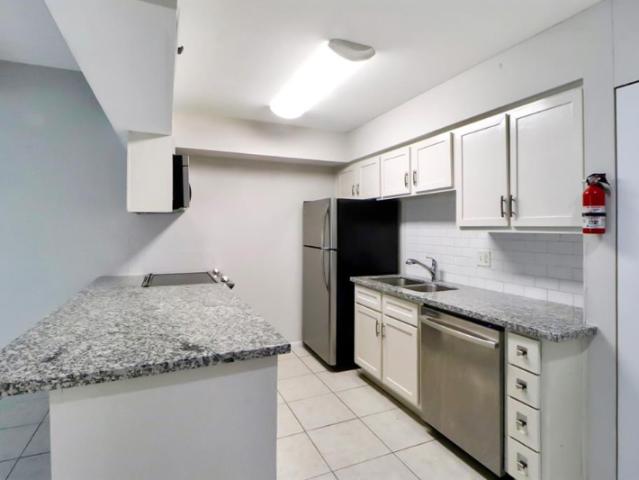 1 Bedroom Condo for Rent at 5929 Queensloch Dr #127, Houston, TX 77096 Meyerland Area