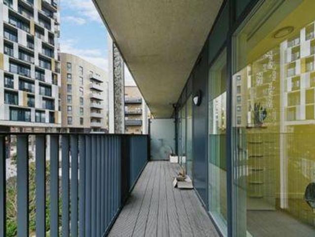 1 Bedroom Condo London England 105509719