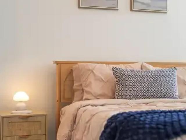 1 Bedroom Condo White Rock BC 105269122