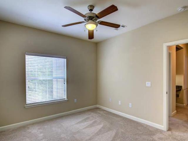 1 bedroom, Conroe TX 77304 104862072
