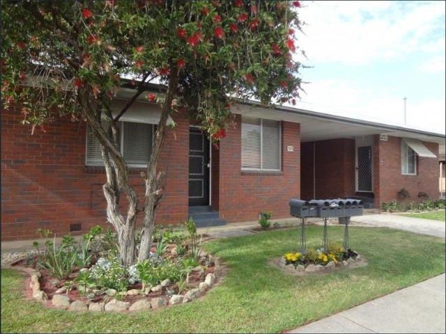 1 BEDROOM CENTRAL ALBURY UNIT