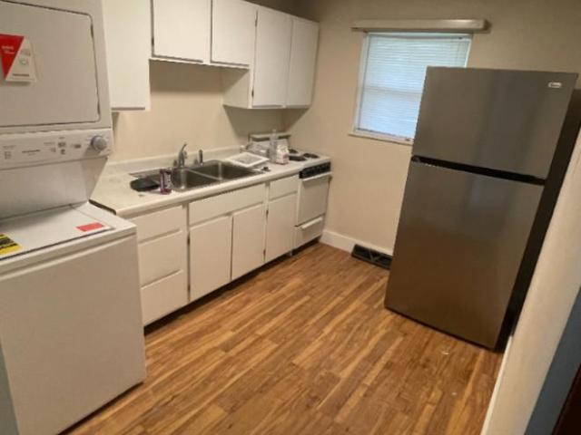 1 bedroom, Champaign IL 61821 105779024