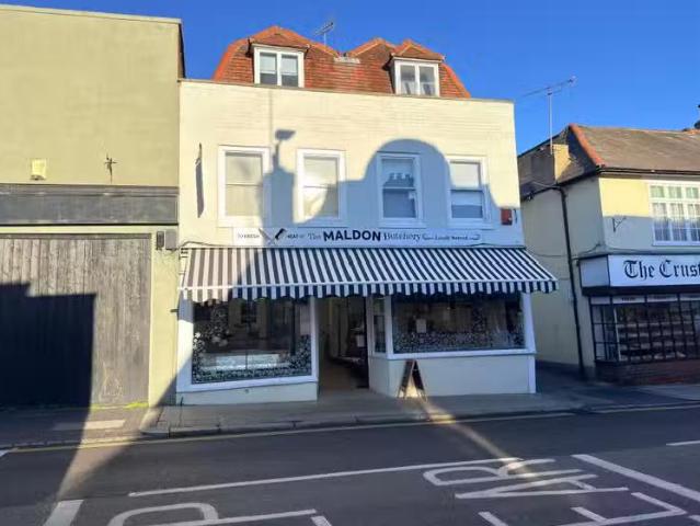 1 bedroom character property for rent in High Street, Maldon.