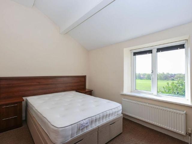 1 bedroom character property to rent