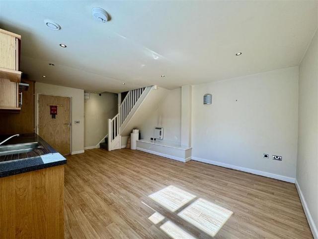 1 bedroom character property to rent