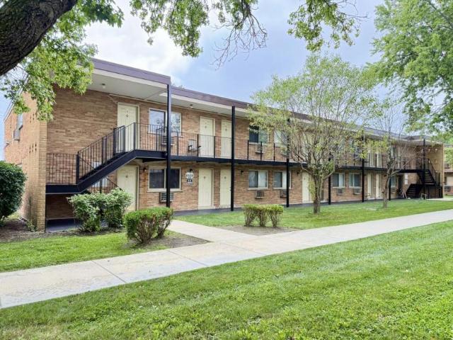 1 bedroom, Chicago IL 60053 104977760